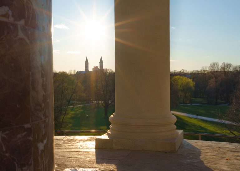 Monopteros in München bei Sonnenuntergang