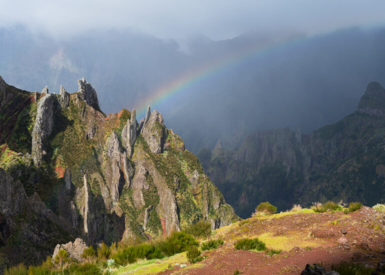 Regenbogen in den Bergen Madeiras